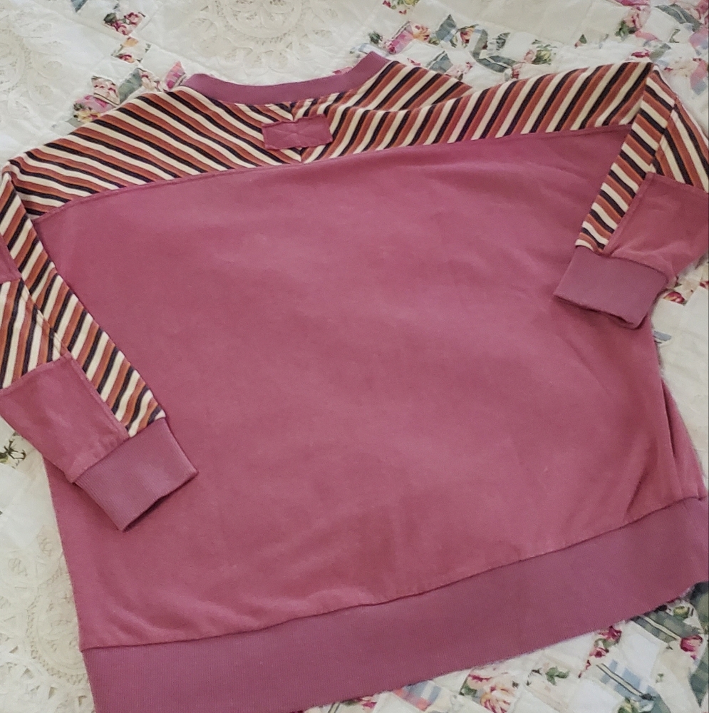 Easel Patchwork Bow 3/4th Sleeve Top - Picture 9 of 10